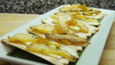 Apple and Brie Hors d'oeuvre