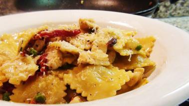 Ravioli with Chicken and Peas