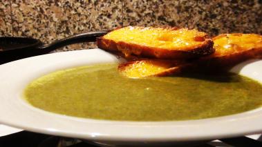 Broccoli Soup with Cheddar Croutons