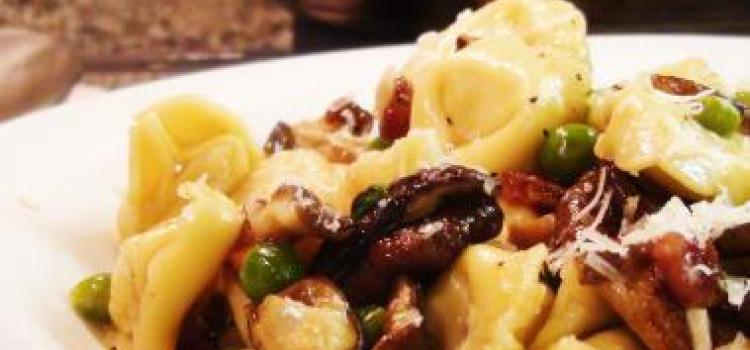 Tortellini with Mushrooms & Peas