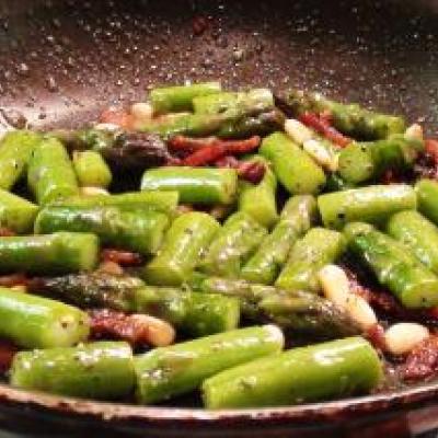 Asparagus with Bacon & Pine Nuts Recipe