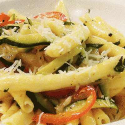 Penne with Zucchini and Red Pepper