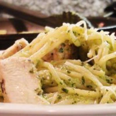 Spaghetti with Broccoli Pesto and Chicken