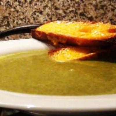 Broccoli Soup with Cheddar Croutons
