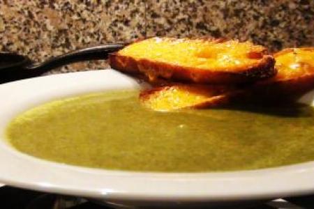 Broccoli Soup with Cheddar Croutons