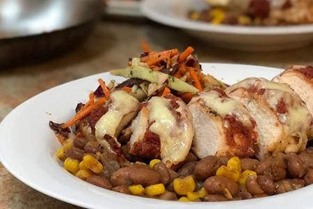 Review of Green Chef's Chicken with Enchilada Sauce with Pinto Beans & Corn, Cabbage-Carrot Slaw