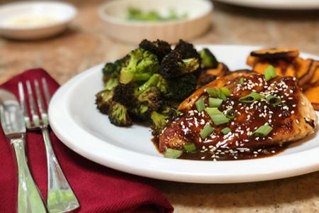 Review of HelloFresh's Sriracha Cha-Cha Chicken with Hoisin, Roasted Sweet Potatoes, and Broccoli