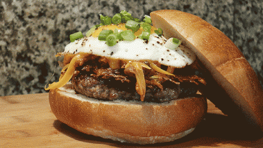 St. Louis Rams Slinger Burger | No Recipe Required
